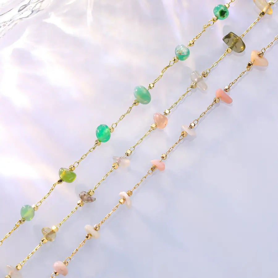 Armkettchen mit kleinen grünen Steinperlen - feines Armband