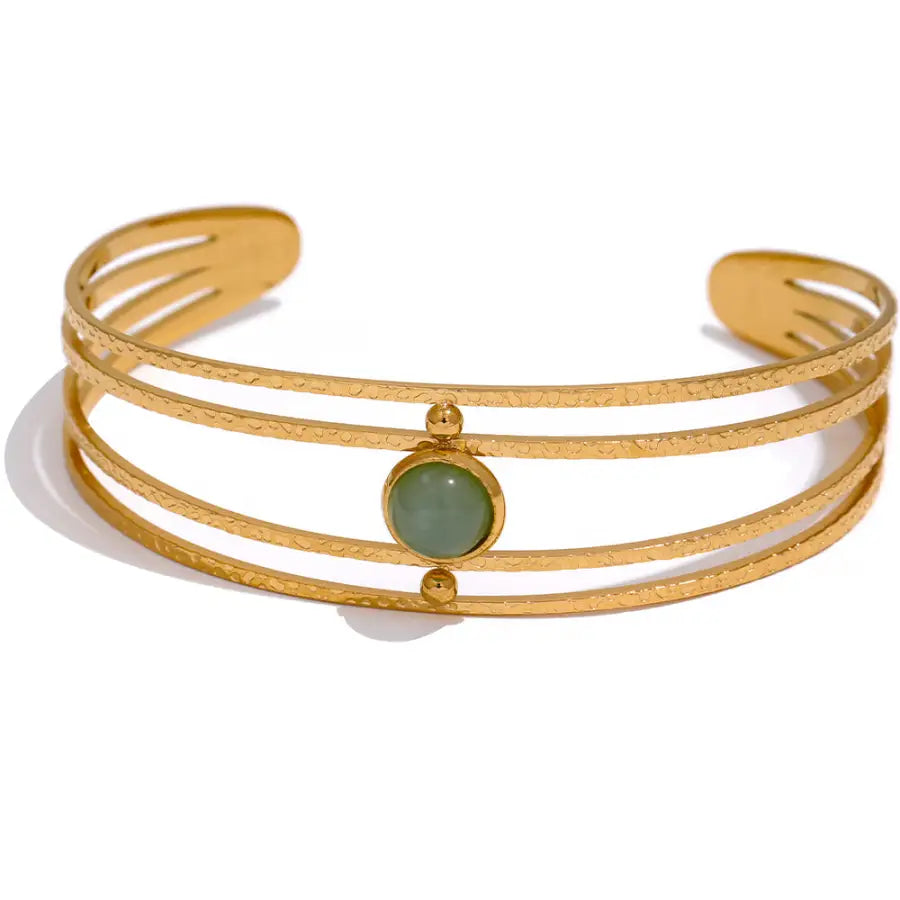 VergoldeterEdelstahl-GoldenerArmreif-GruenerSteinSchmuck-AventurinSchmuck-OffenerArmreif-StatementSchmuck-GoldenerArmreifmitStein-SHELAGOSCHMUCK