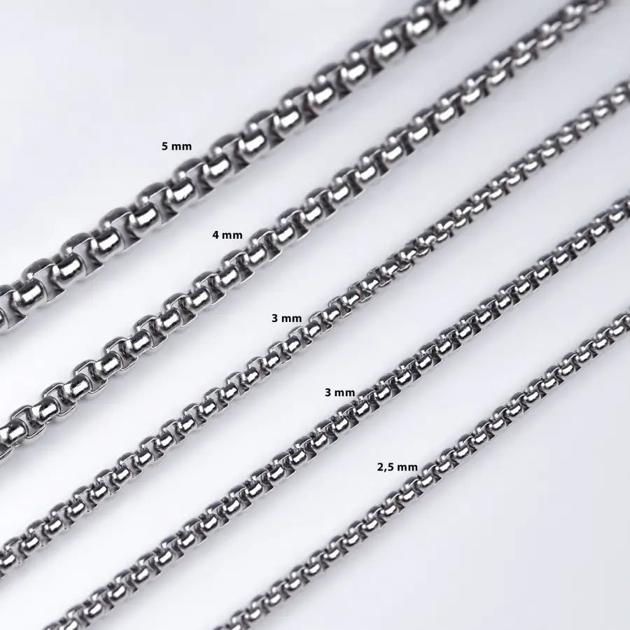 Entdecke unsere robusten Basic Halsketten! Jetzt Edelstahl Basic Box Halsketten in 2,5 mm, 3 mm, 4 mm und 5 mm Stärke online kaufen bei shelago.com ✓ Kombinierbar ✓ Langlebig ✓ Wasserfest