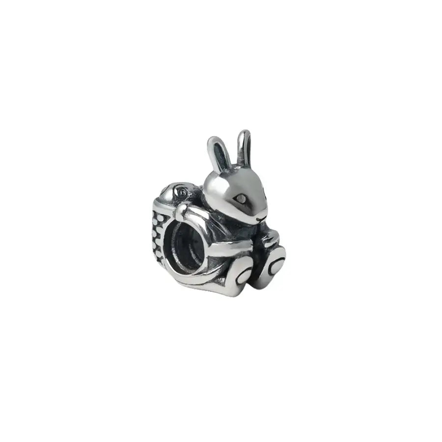 Osterhase Charm-Ostergeschenk für Mama-Oster Charm Anhänger-Kleiner Hase Anhänger-Glücksbringer-Geschenk Freundin-Frühlings Charm-Shelago EU