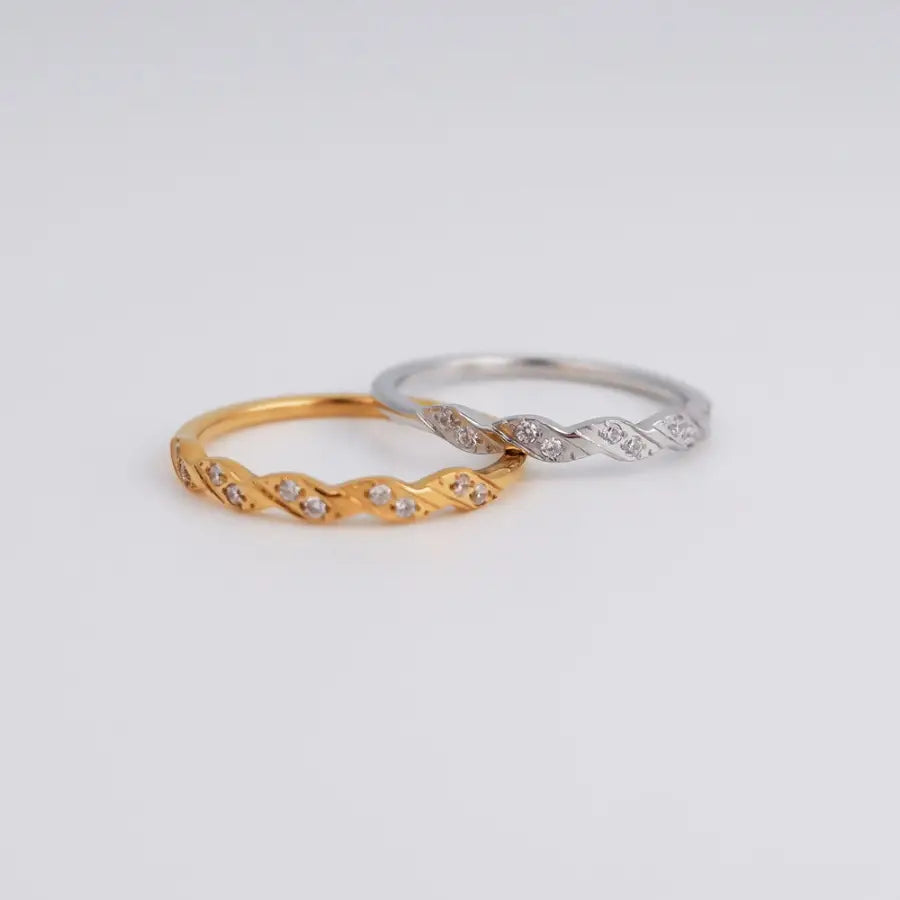 zarter Bandring-vergoldeter Edelstahl Ring-Stacking Ring Damen-minimalistischer Ring mit Steinen-Goldring Damen fein-geschwungener Ring-eleganter Ring schlicht