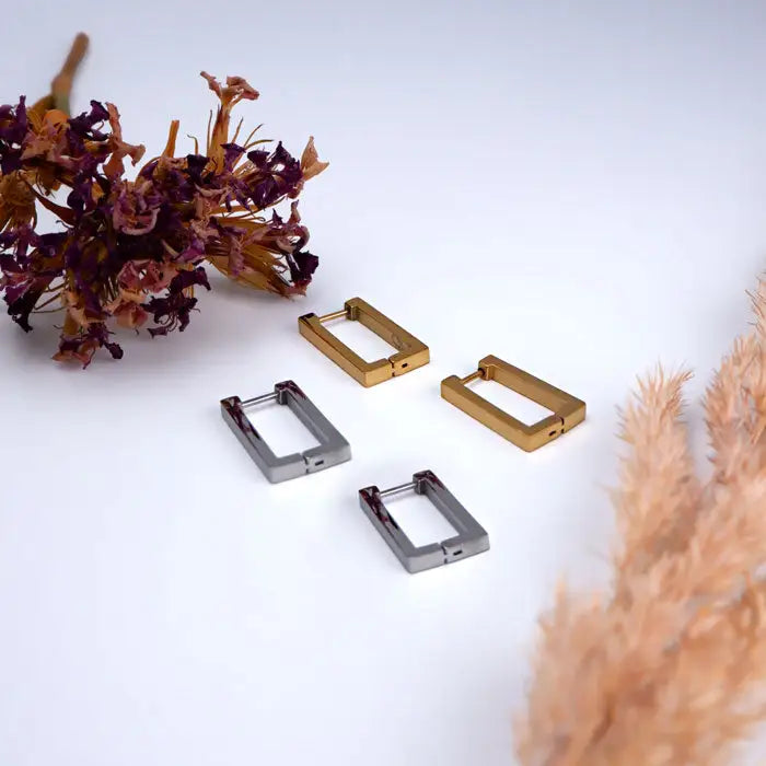 Entdecke jetzt eckige Statement Creolen mit klaren Linien!