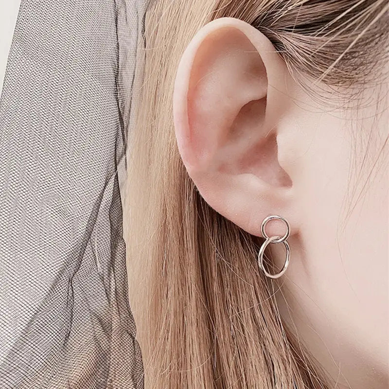 Entdecke das ideale Geschenk - feine Doppelkreis Ohrstecker!