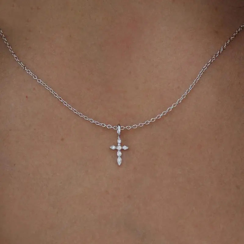 feine Halskette mit Kreuz Anhänger-Kreuz mit Zirkon