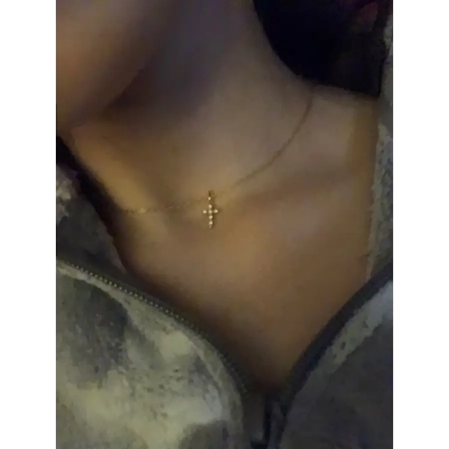 feine Halskette mit Kreuz Anhänger-Kreuz mit Zirkon