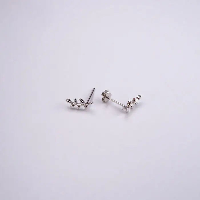 Feine Oliven Blatt-Zweig Ohrringe in Silber überzogen