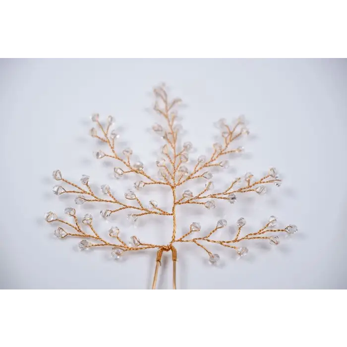 feiner goldfarbener Zweig-Haarschmuck