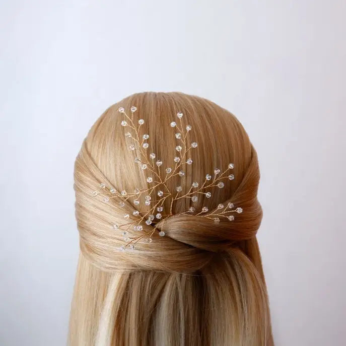 feiner goldfarbener Zweig-Haarschmuck