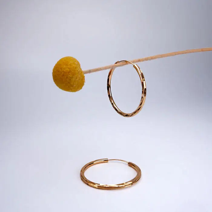 Große Schliff Muster Creolen-Ohrringe als Party Modeschmuck