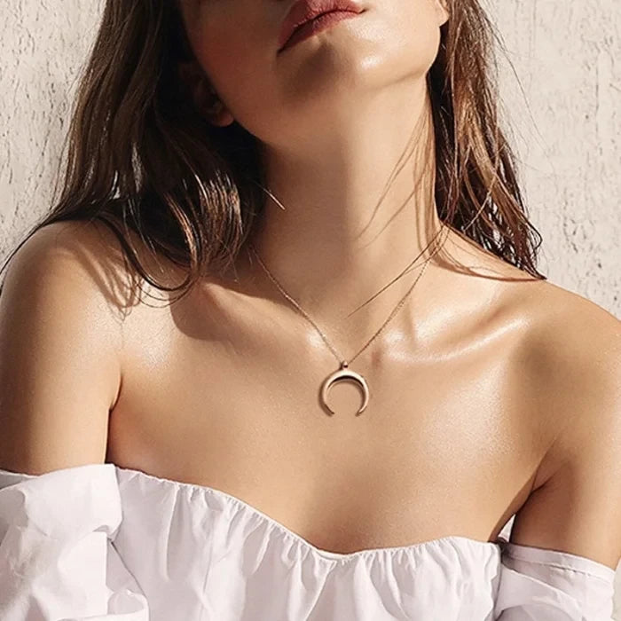 Halskette mit Mond Anhänger-Halbmond Kette-zierliche