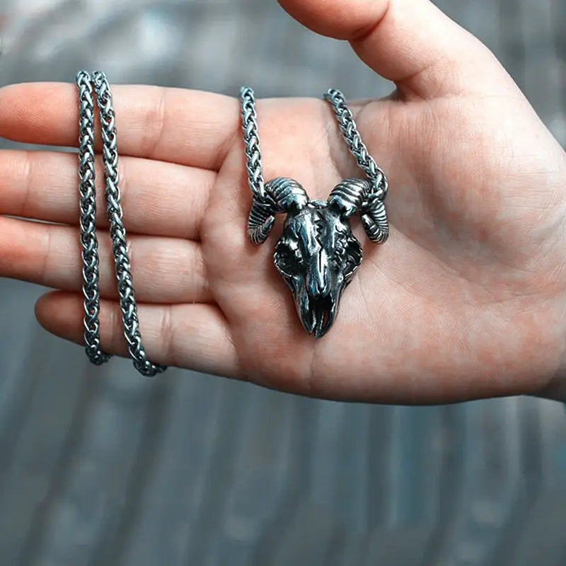 Halskette mit Ziegenschädel Anhänger - Halsschmuck