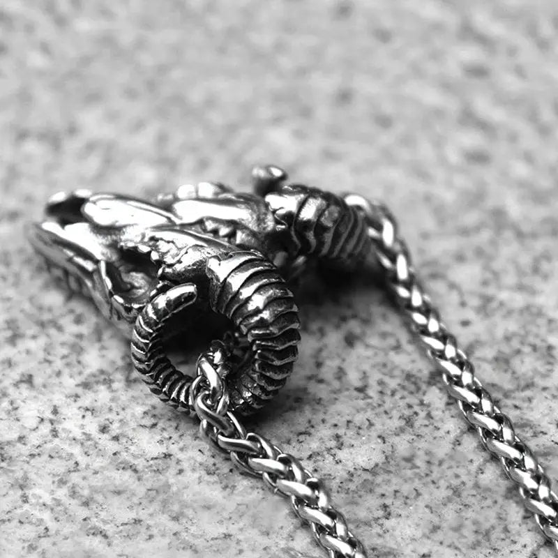 Halskette mit Ziegenschädel Anhänger - Halsschmuck