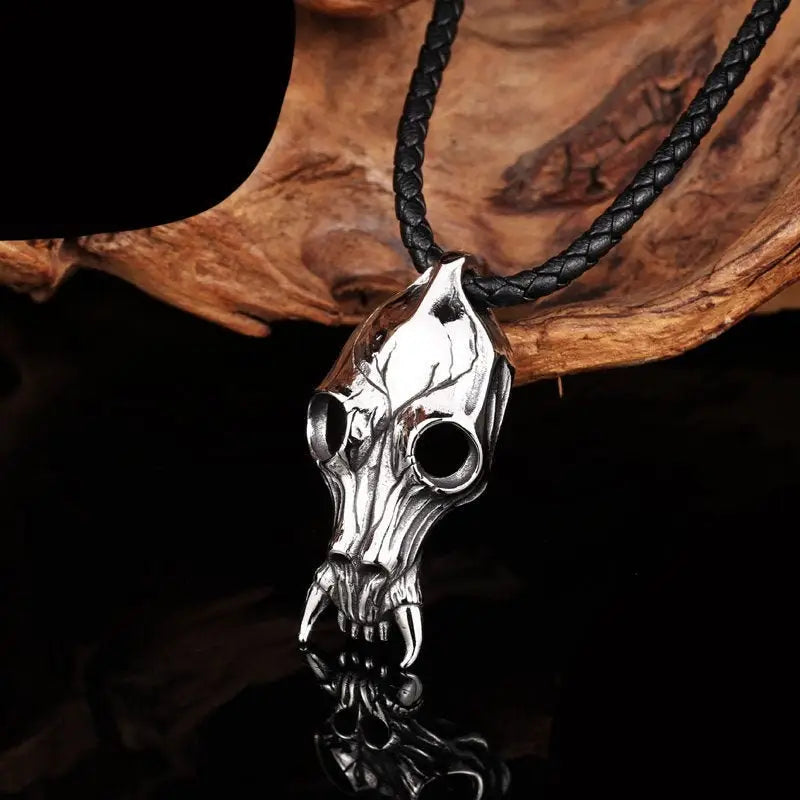 Kettenanhänger mit Edelstahl Kette - Massiver Tierschädel