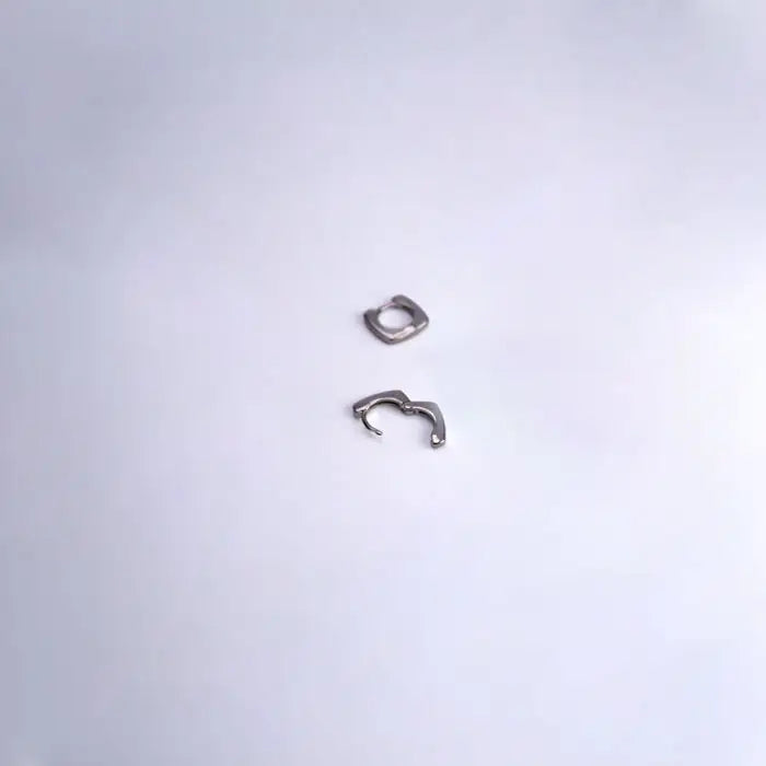 kleine minimalistische Creolen-Ohrringe für den Alltag-mini