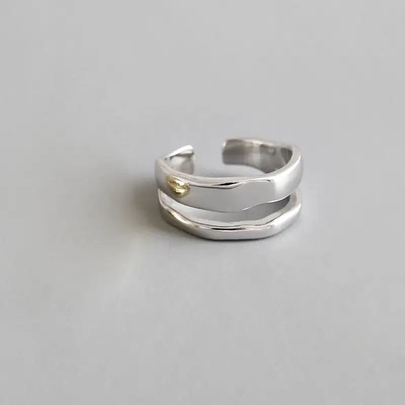 minimalistischer zweireihiger Ring in welliger Form -