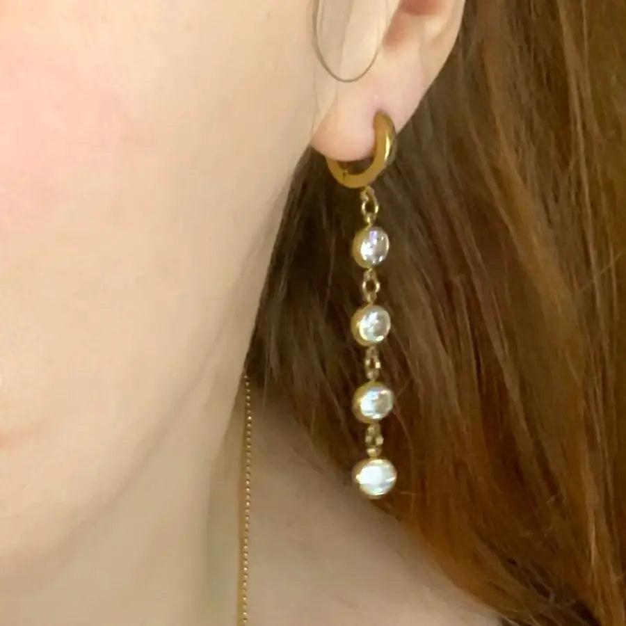 Paar Ohrhänger mit Zirkon Steinen-Creolen mit bunten Steinen-vergoldeter Edelstahl-Ohrringe Gold mit Zirkon-lange Ohrringe-runde Ohrringe-hängende Creolen-SHELAGO