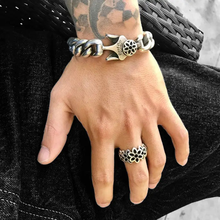 Retro Lotus Armkette als Gliederarmband im Biker Stil -