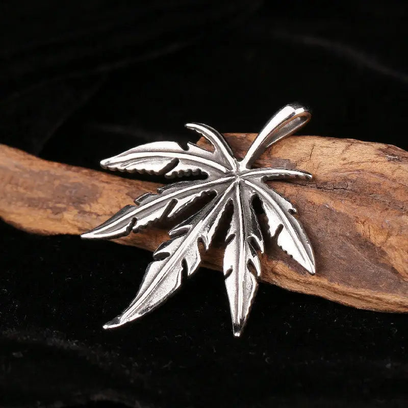 Statement Ahorn Cannabis Halskette-Anhänger als Hanf Amulett