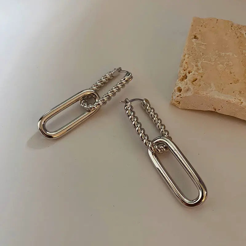 2 in 1 Ohrringe-Jetzt verdrehte Creolen mit Einhänger entdecken!