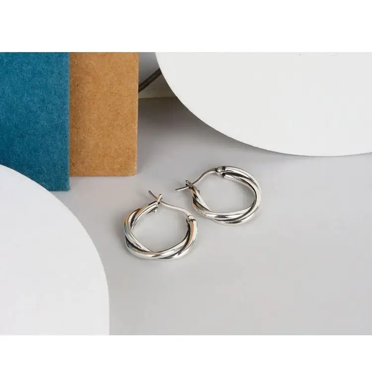 Verdrehte Draht Kreis Kreolen-Ohrringe als Unisex