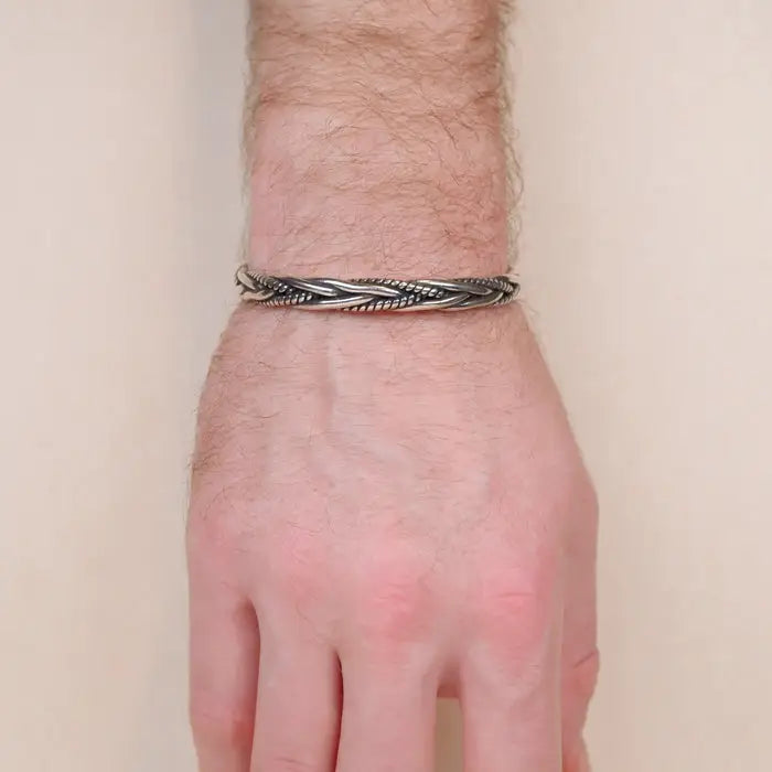Für echte Wikinger Fans - unser Armreif mit Flechtmuster!