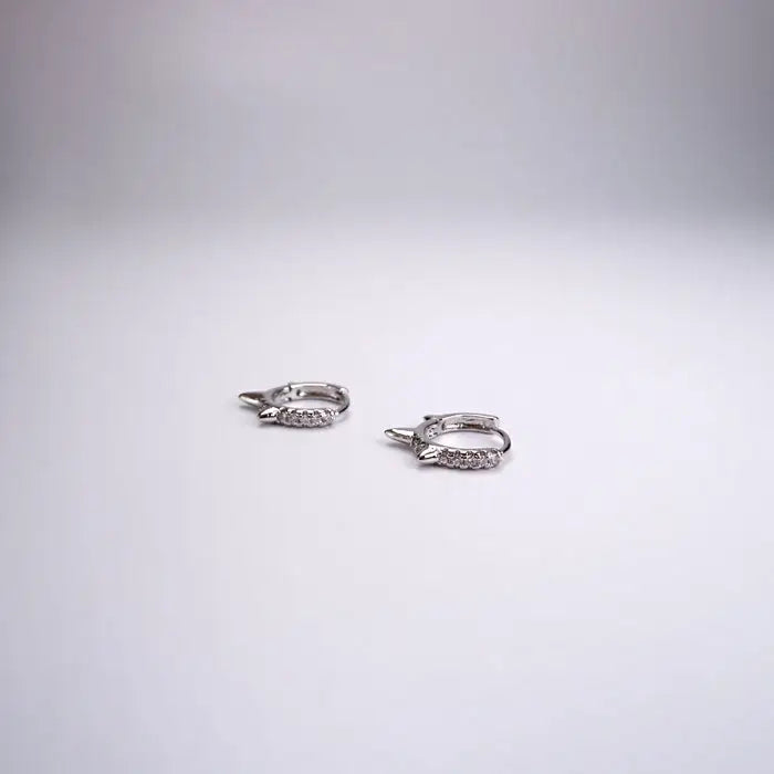 kleine Creolen mit Nieten und Schmuckstein-runde