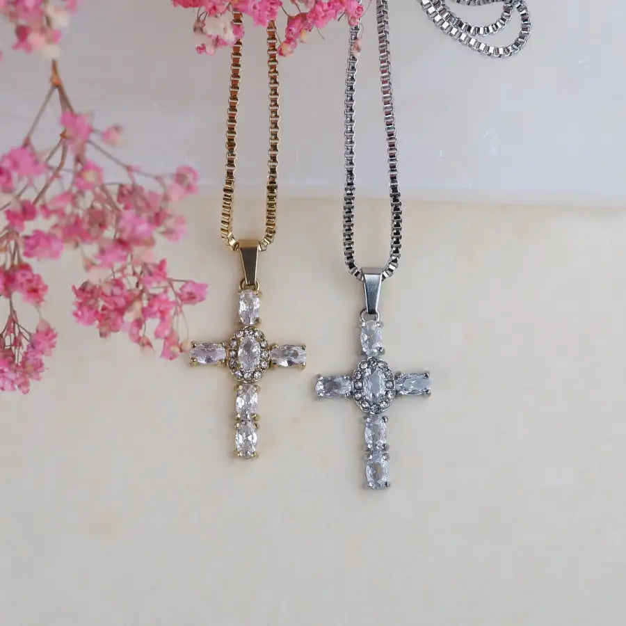 Kreuz Halskette mit Zirkon - Neu im Sortiment bei SHELAGO