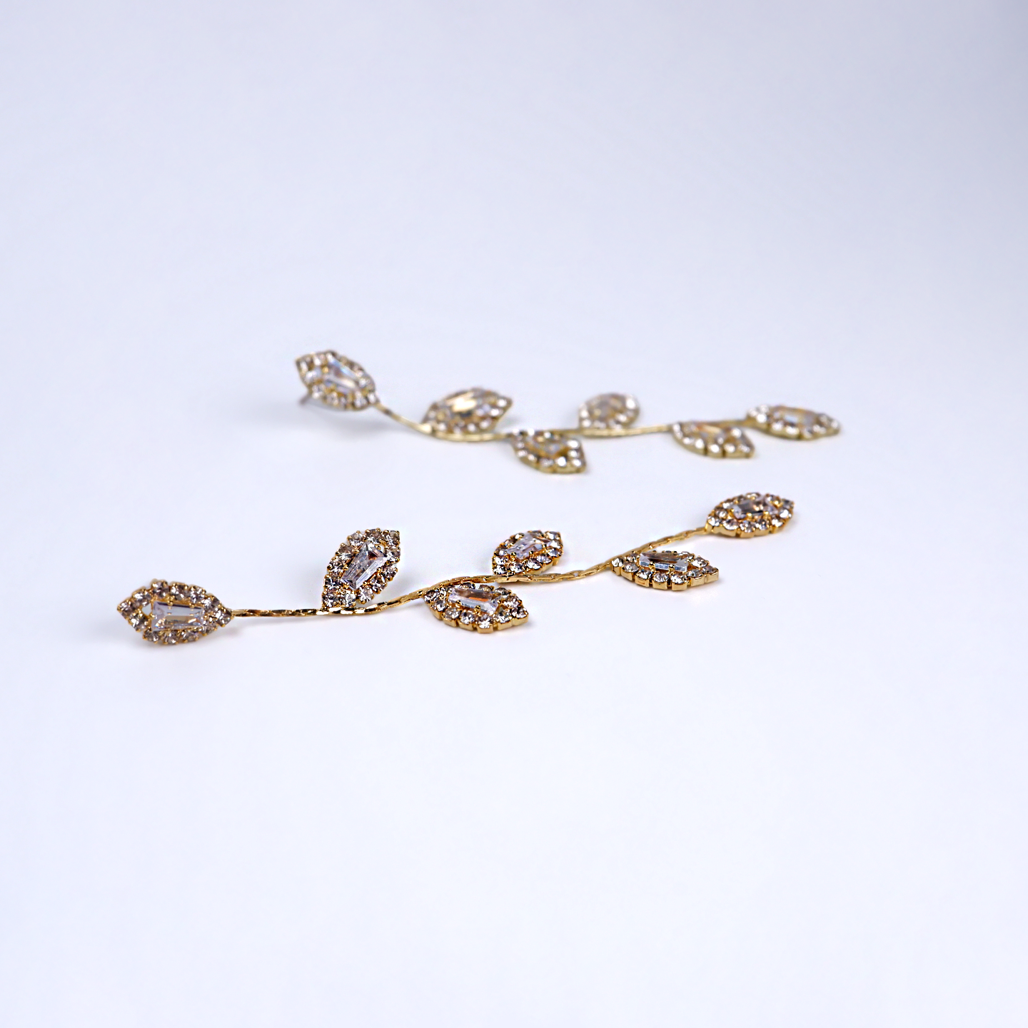 Ohrringe goldfarben-Ohrringe silberfarben-Blatt Ohrringe-Ohrringe Blatt Design-Hochzeit Ohrringe-Braut Ohrringe-Damen Ohrstecker-SHELAGO SCHMUCK