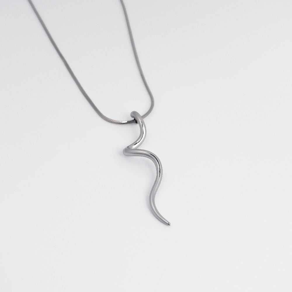Twist Anhänger Halskette Edelstahl, Silber oder vergoldet-Minimalistische Twist Halskette aus Edelstahl - eleganter Wellen Anhänger in Silber oder vergoldet-Shelago Schmuck