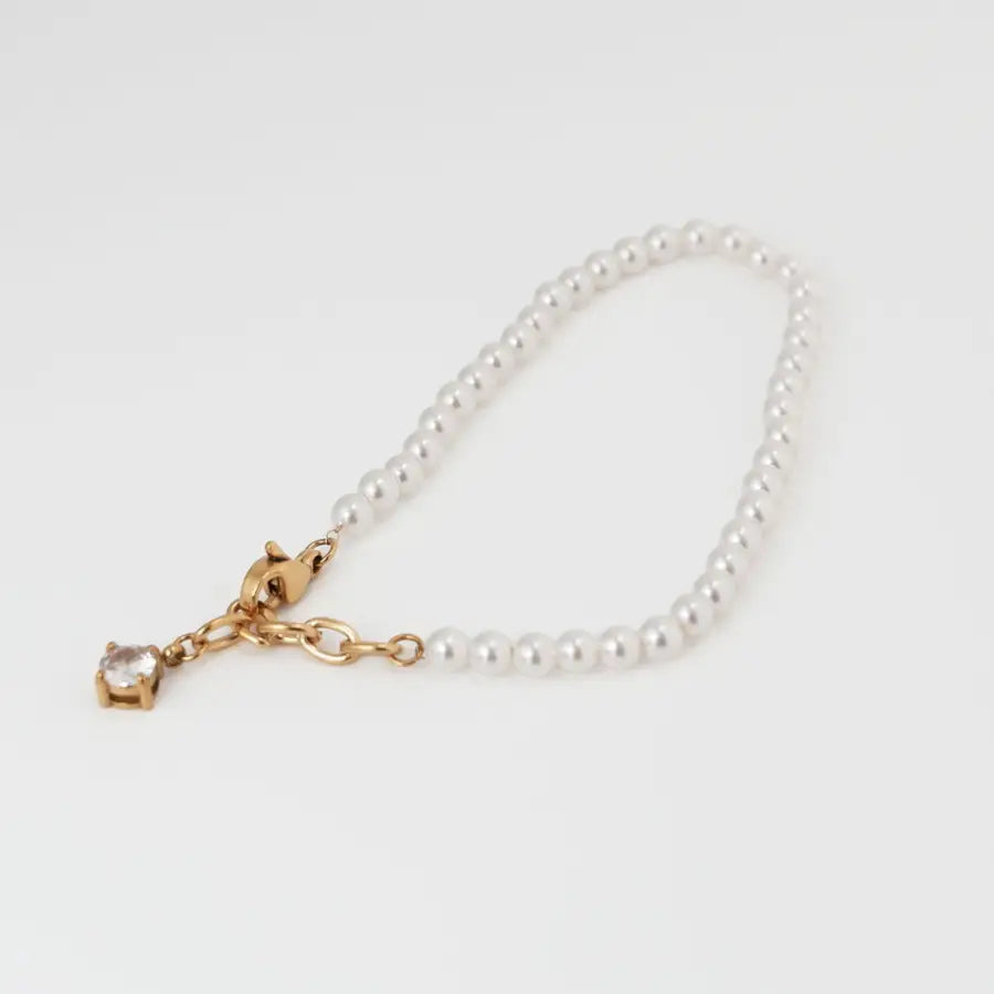 zartes Damen-Perlenarmband-zartes Armband Gold-verstellbares Perlenarmband-schmales Damenarmband-Edelstahl Schmuck Damen-vergoldete Edelstahlkette-Perlenarmband weiß-Shelago Schmuck