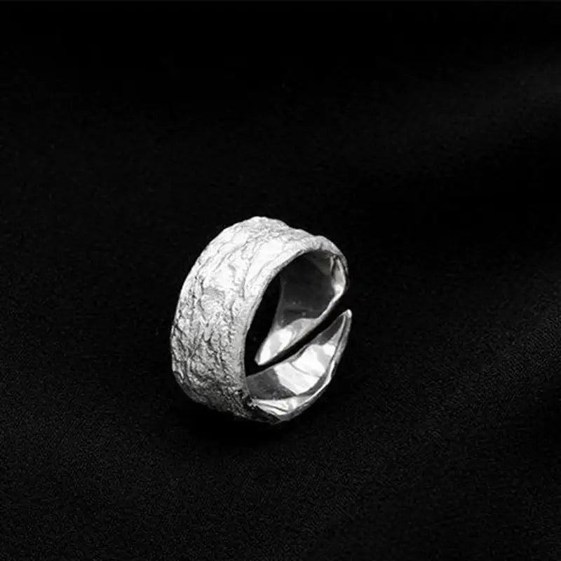 Außergewöhnlicher Retro Designer Ring als Licht und Schatten