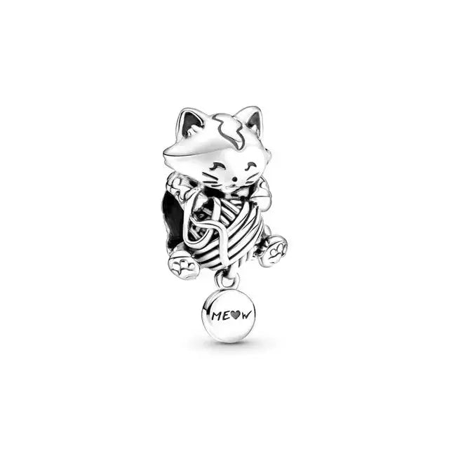 Charm Katze mit Wolle