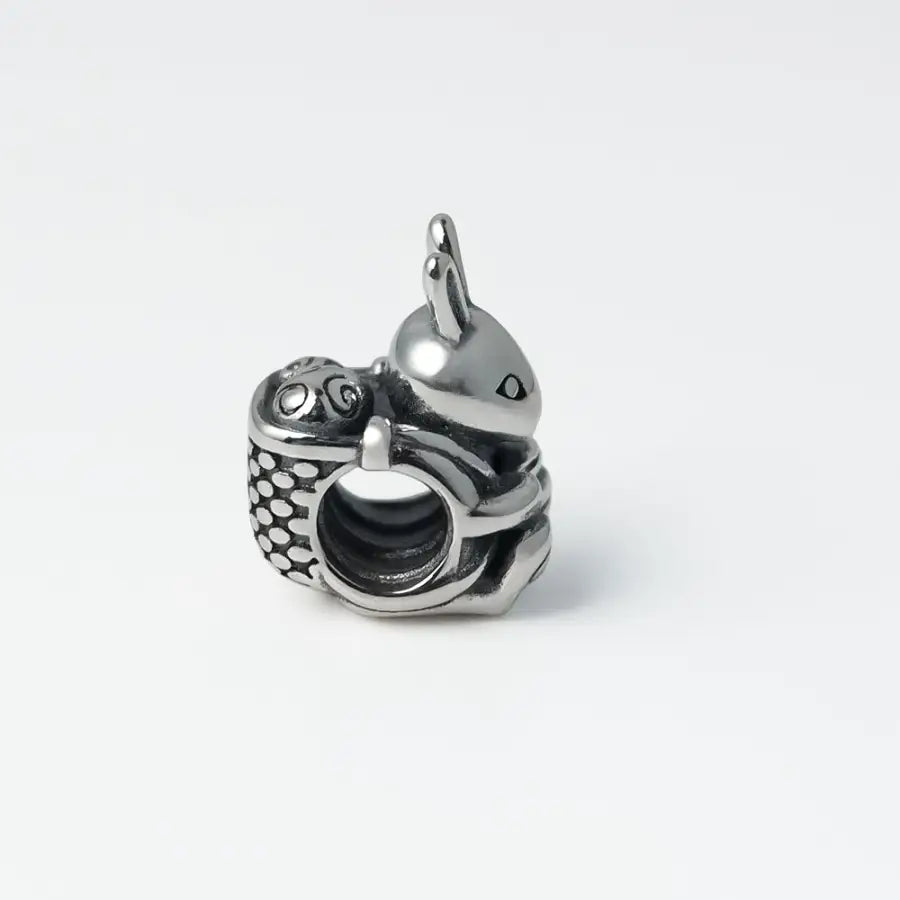 Osterhase Charm-Ostergeschenk für Mama-Oster Charm Anhänger-Kleiner Hase Anhänger-Glücksbringer-Geschenk Freundin-Frühlings Charm-Shelago EU