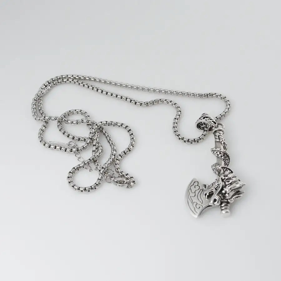 Drachenaxt Halskette-Dragon Axe Necklace-Edelstahl Halskette Silber-Wikinger Schmuck Edelstahl-Statement Halskette Silber-Silberner Anhänger Drache Axt-SHELAGO SCHMUCK-