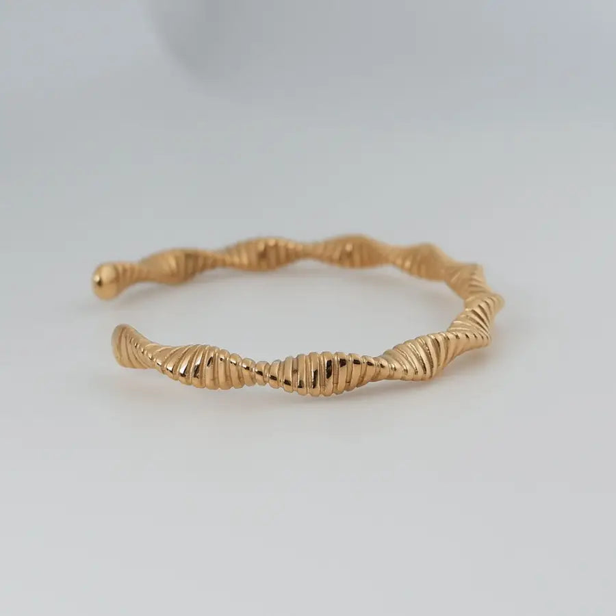 Golden Twist Armreif, Twist Armreif Damen, Edelstahl Armreif Damen, Armreif Gold Damen, Damen Armreif vergoldet, SHELAGO SCHMUCK