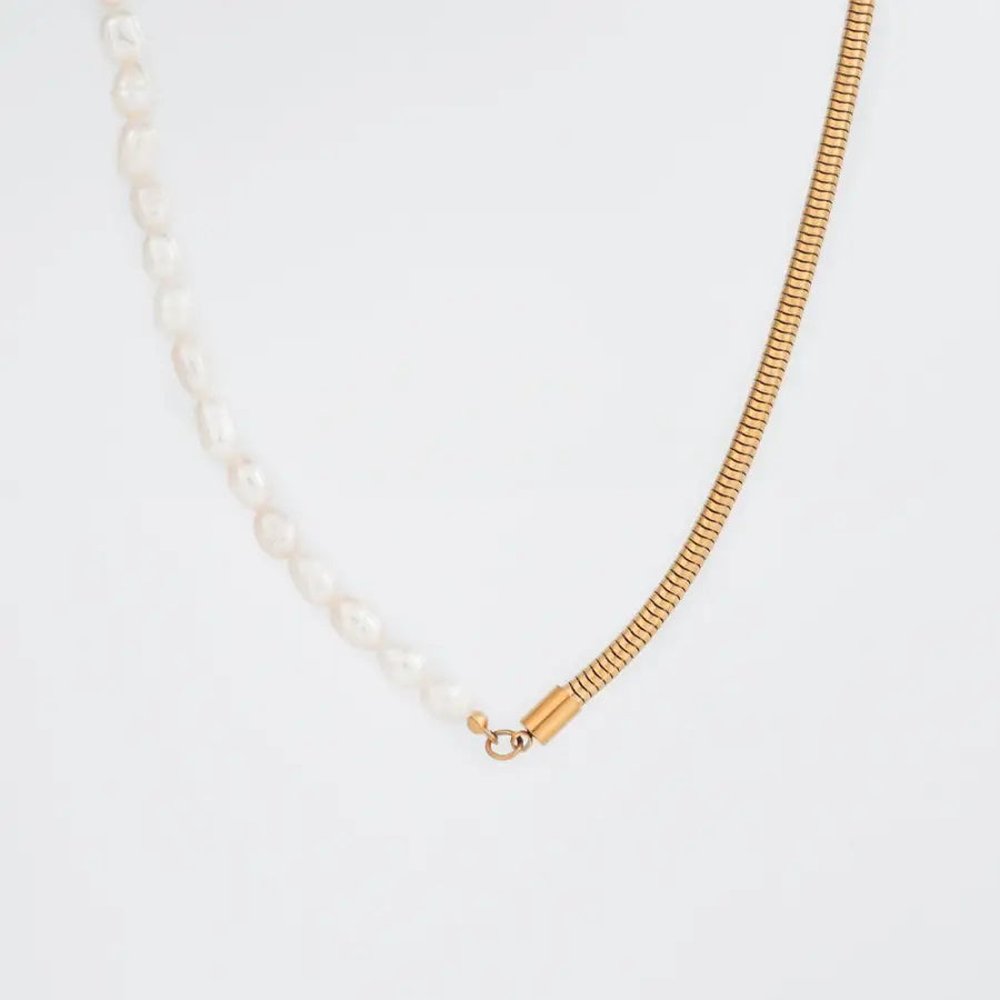 vergoldete Edelstahl Halskette-Süßwasserperlen Halskette-Statement Halskette Damen-Schmuck Geschenk Damen-Halskette weiße Perlen und Gold-SHELAGO SCHMUCK-