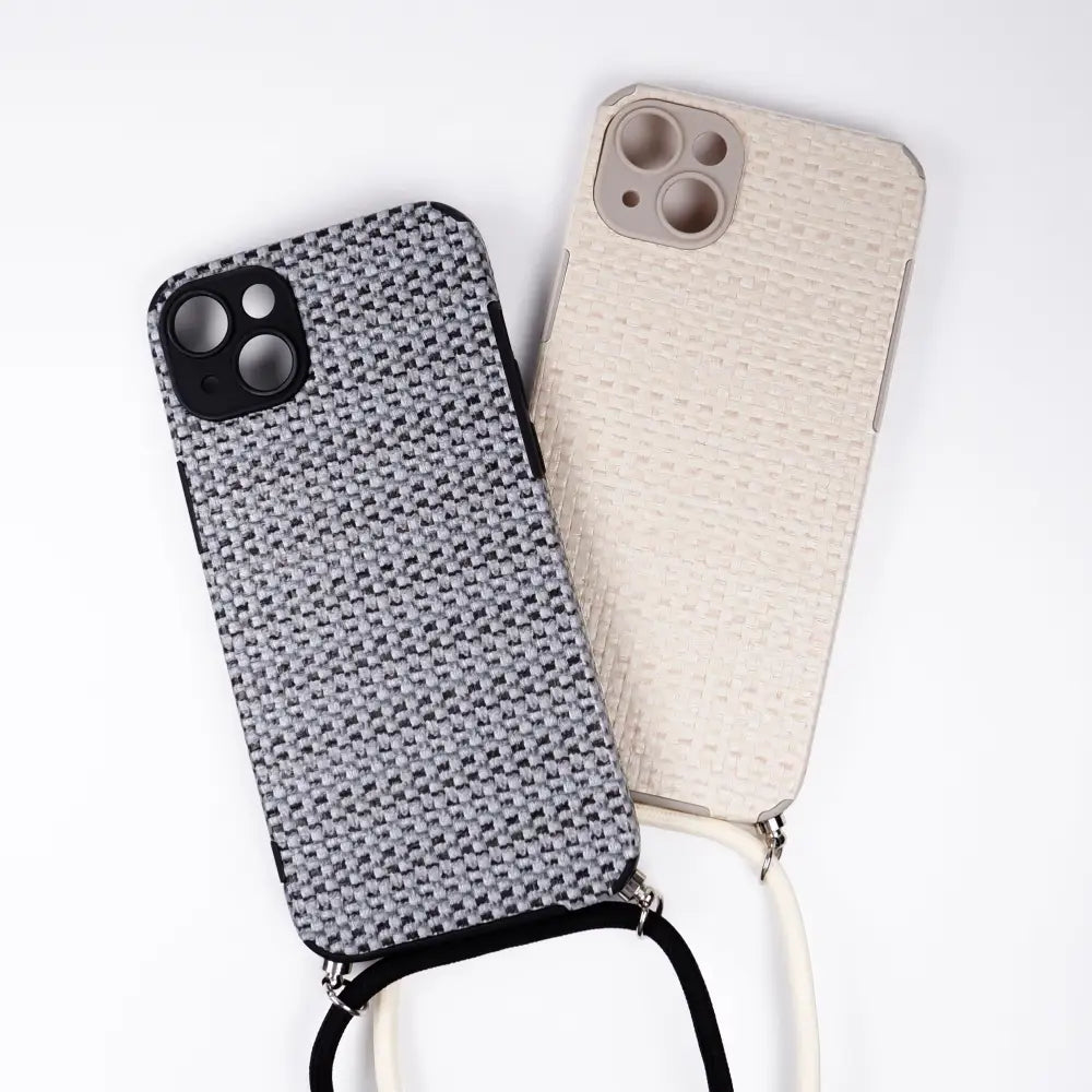 Jetzt iPhone Crossbody Handyhülle mit verstellbarem Band! Entdecke jetzt auf shelago.com die iPhone Crossbody Handyhülle mit verstellbarem Band - SHELAGO SCHMUCK