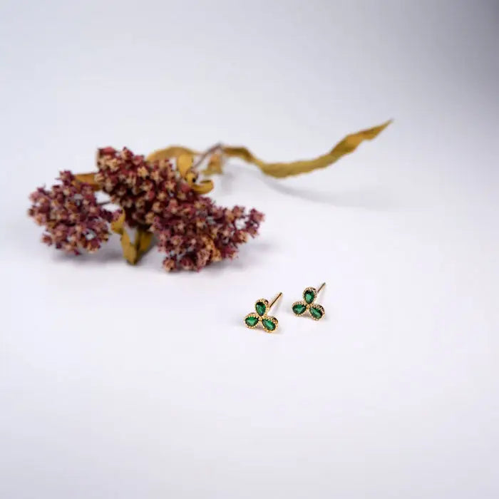 Kleeblatt Ohrstecker mit grünen Steinen-Ohrringe