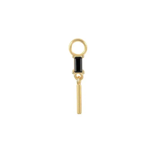 Charm Ohrringe Gold, Creolen mit Anhänger, Creolen mit Einhänger, Ohrringe Gold kleine Creolen, kleine Creolen mit Anhänger, Perlen Creole, Creole mit Perlen Anhänger, SHELAGO SCHMUCK (4)