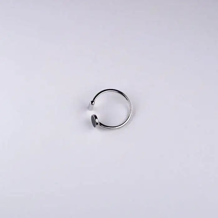 Minimalistischer feiner Finger Ring mit Schwarzer Kreis als Verstellbarer Offener Ring-shelago eu schmuck-duenner ring-geschenke fuer die liebsten