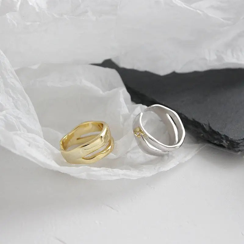 minimalistischer zweireihiger Ring in welliger Form -