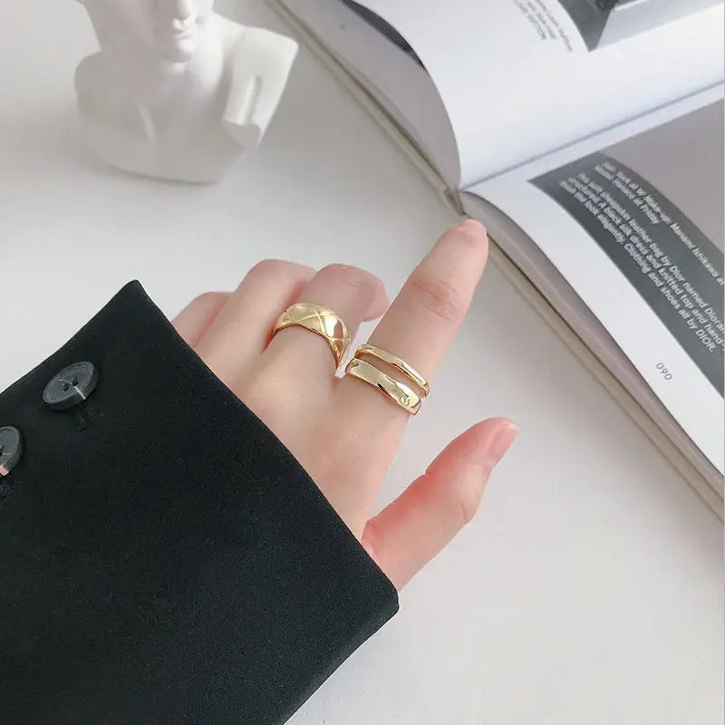 minimalistischer zweireihiger Ring in welliger Form -