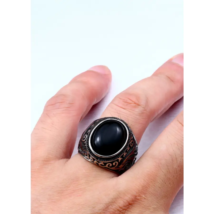 Retro Tattoo Muster Ring mit Rundem Schwarz Stein als Massiv