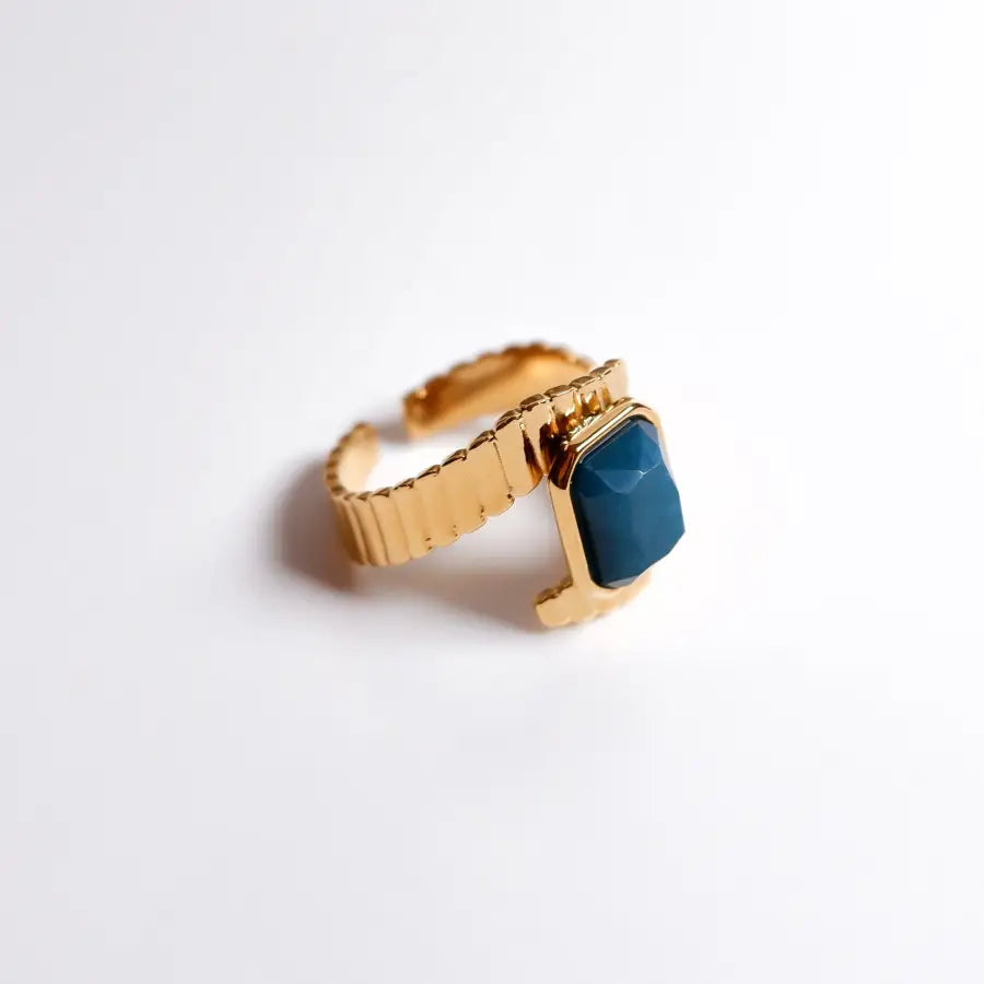 Ring mit Blauem Stein - Ringe