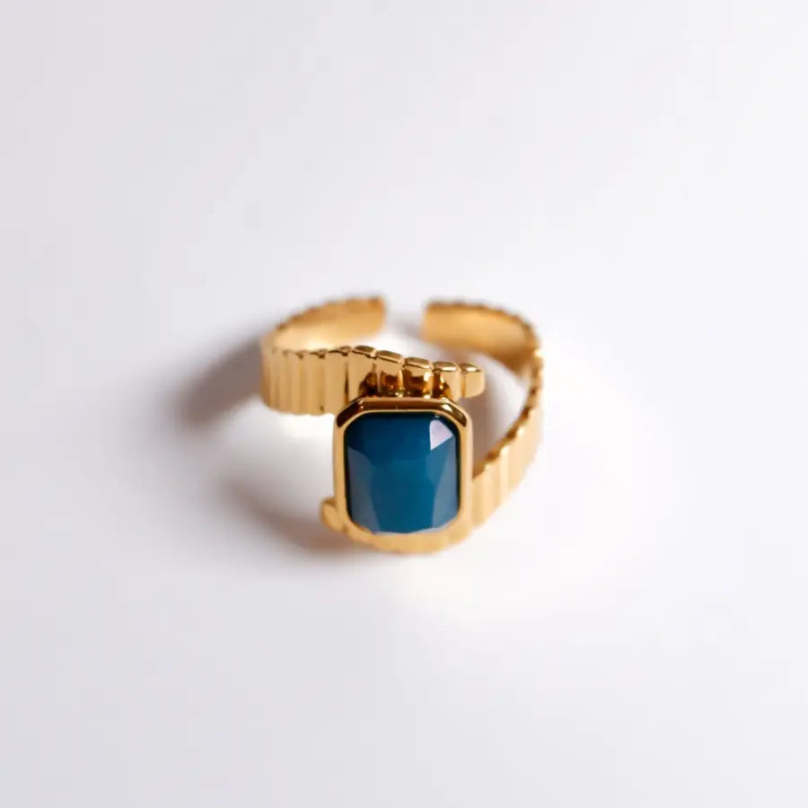 Ring mit Blauem Stein - Ringe