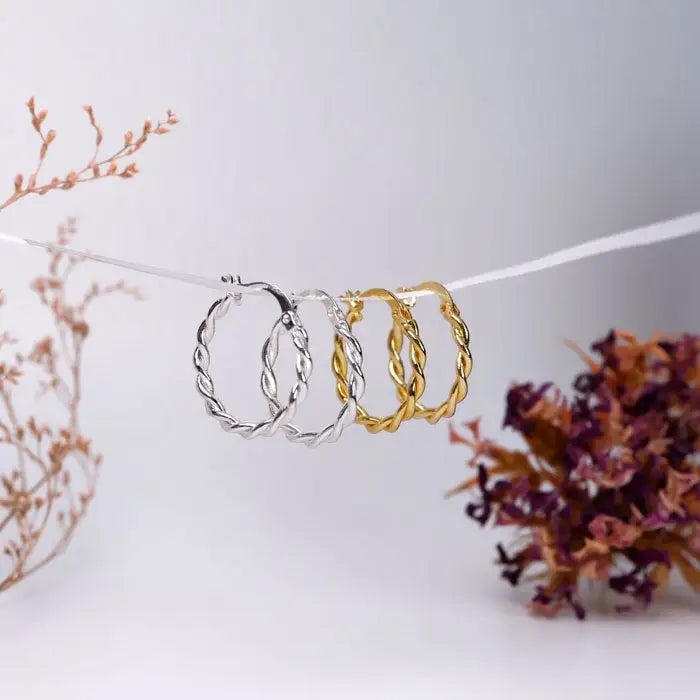 verdrehte runde Creolen-glänzende runde Hoops-verdrehte Ohrringe-Creolen Silber-Creolen Gold-Creolen Ohrringe Silber-Creolen Ohrringe Gold-Twist Ohrringe Silber-Shelago Schmuck