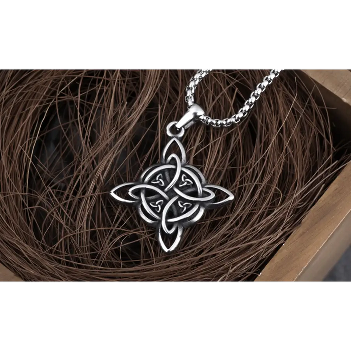 Viking Stern Halskette als Kelten Knoten im Dreieinigkeit